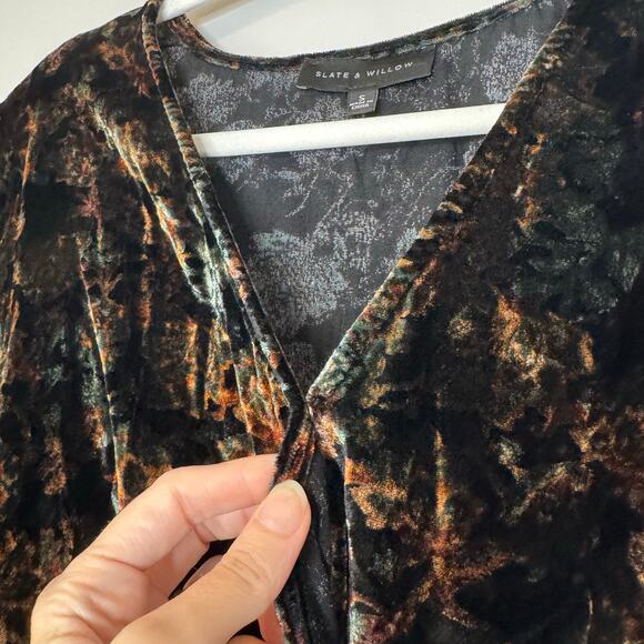 Slate & Willow Brown Floral Velvet Tie Dress Long Sleeve V-Neck Size S - Picture 7 of 11